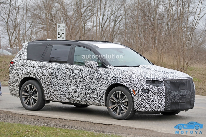 cadillac-xt6-three-row-crossover-spied-for-the-first-time_4.jpg